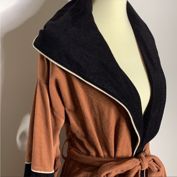 Vintage Robe - Picture 3 of 8